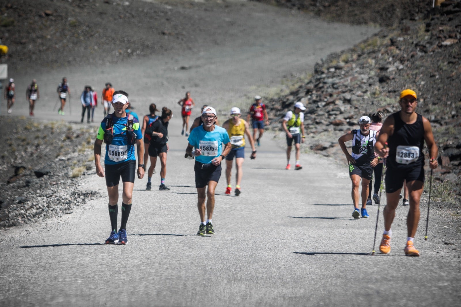 Los corredores han recorrido los 48,7 kilómetros entre Granada y el Veleta en la más emblemática carrera del calendario deportivo del verano en Sierra Nevada