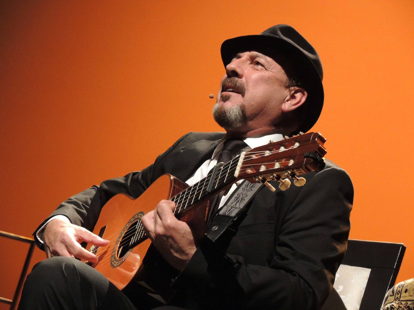 Javier Ruibal actúa este martes en 'Poesía en el Laurel'. 