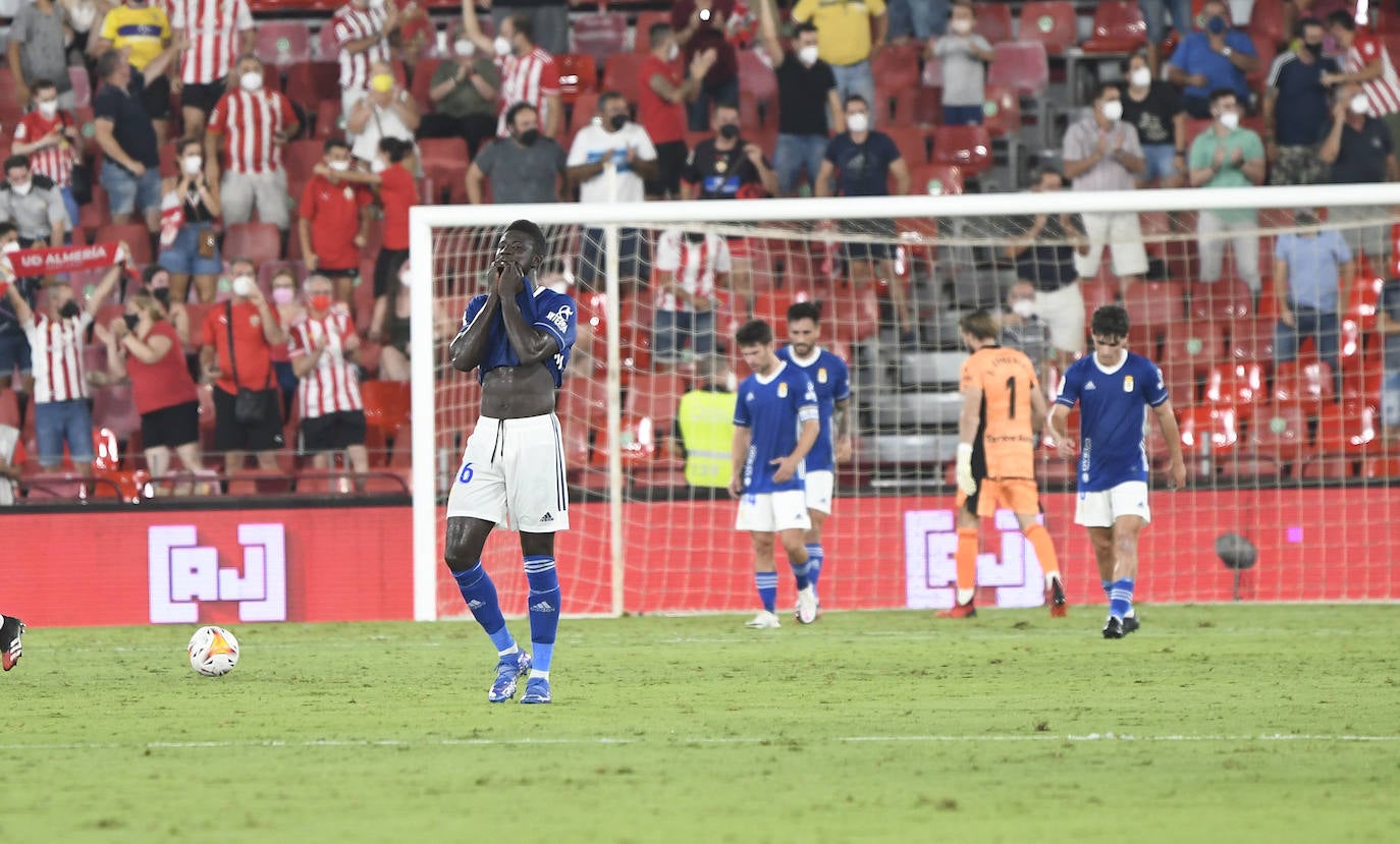 El Almería-Oviedo, en imágenes