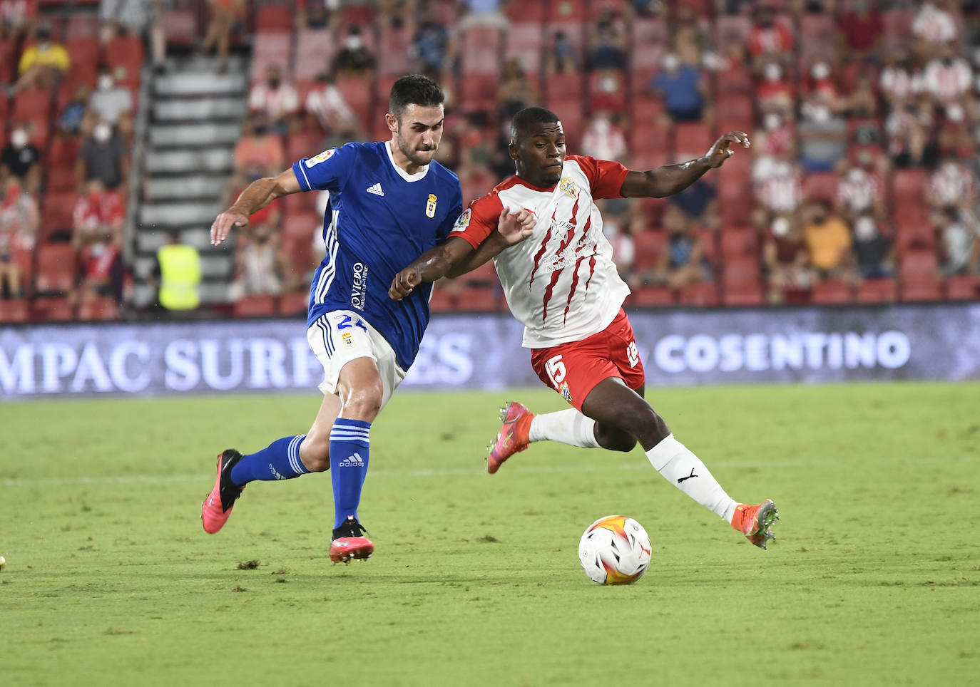 El Almería-Oviedo, en imágenes