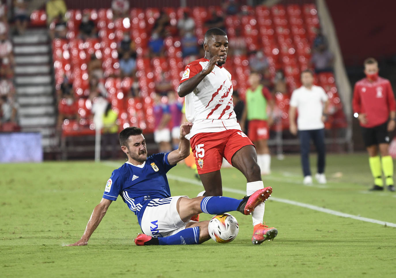 El Almería-Oviedo, en imágenes