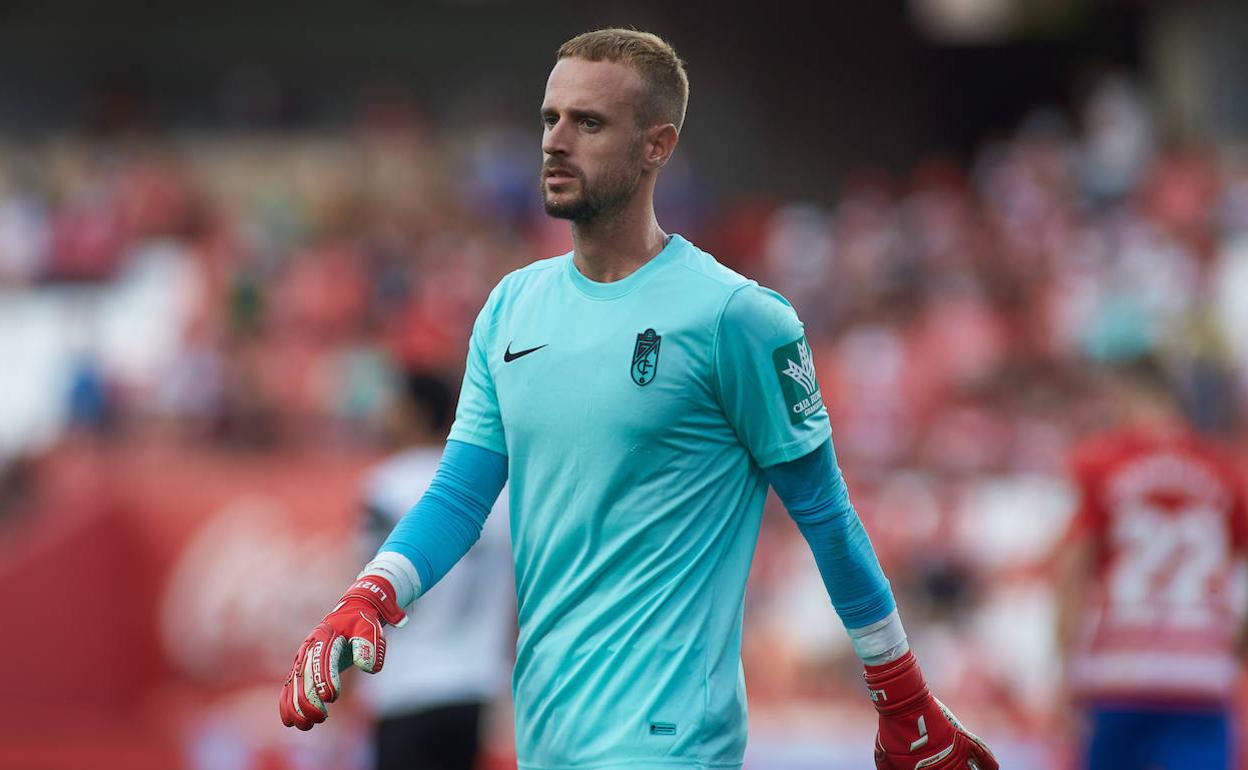 Aarón Escandell, tranquilo en un instante del partido frente al Valencia.