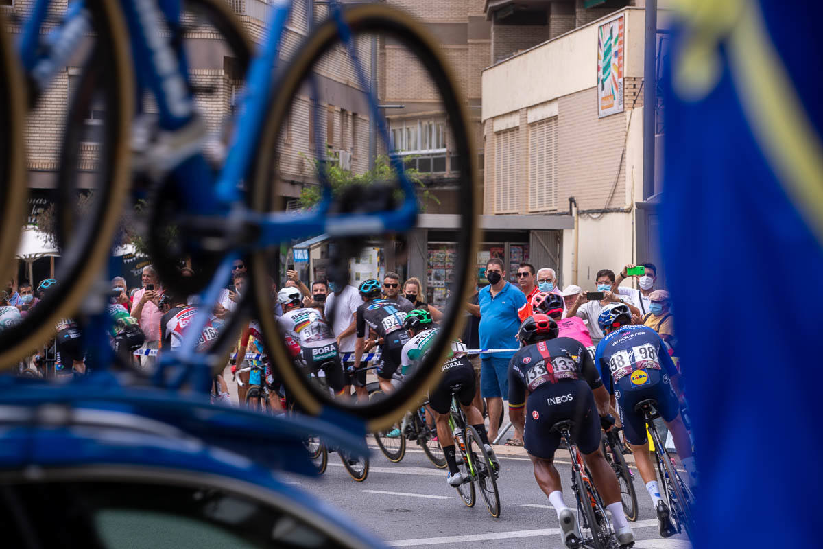 Las mejores imágenes de la ronda discurriendo por la localidad costera