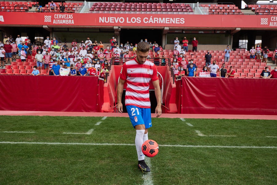 Así ha sido la presentación del nuevo fichaje del Granada CF