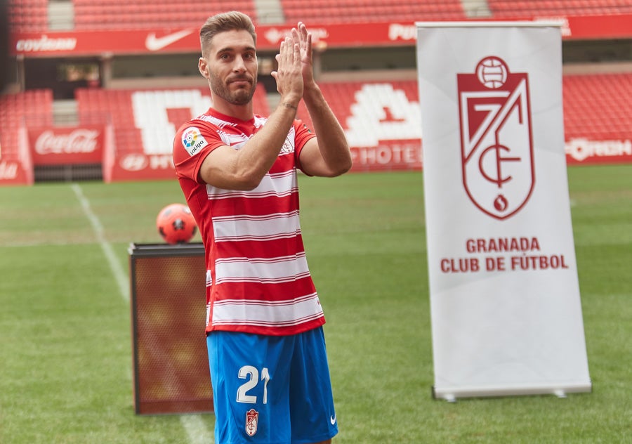 Así ha sido la presentación del nuevo fichaje del Granada CF