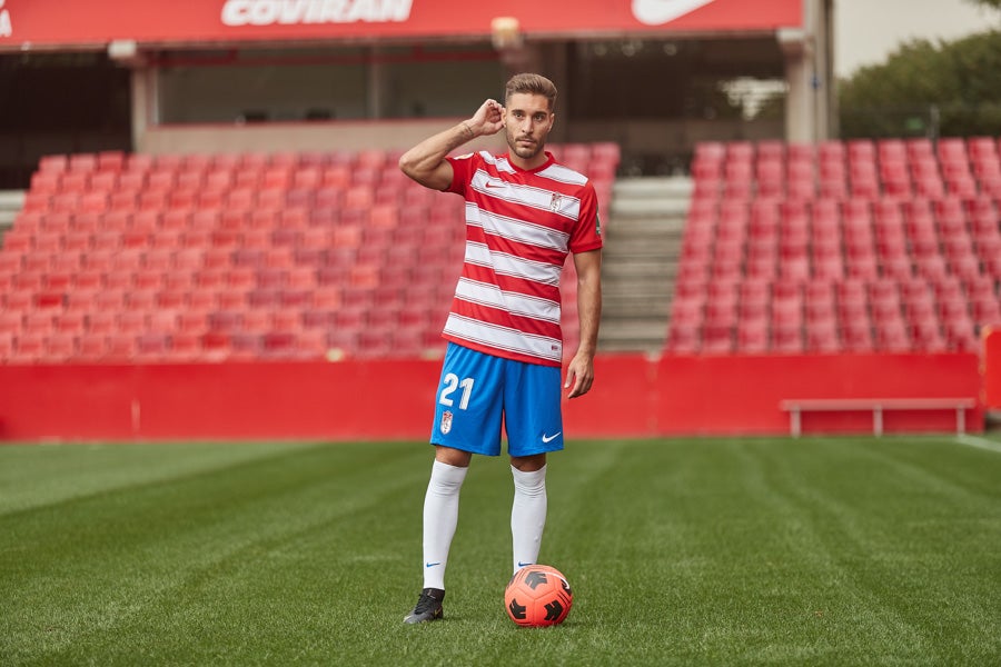 Así ha sido la presentación del nuevo fichaje del Granada CF