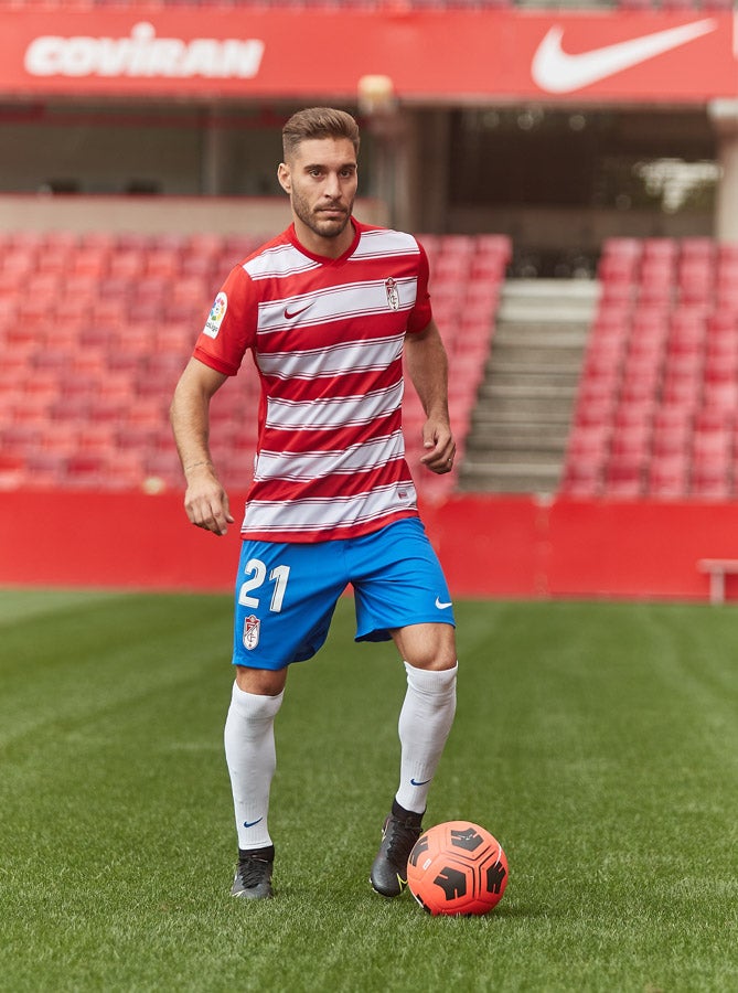 Así ha sido la presentación del nuevo fichaje del Granada CF