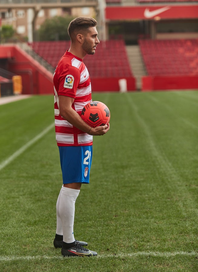 Así ha sido la presentación del nuevo fichaje del Granada CF