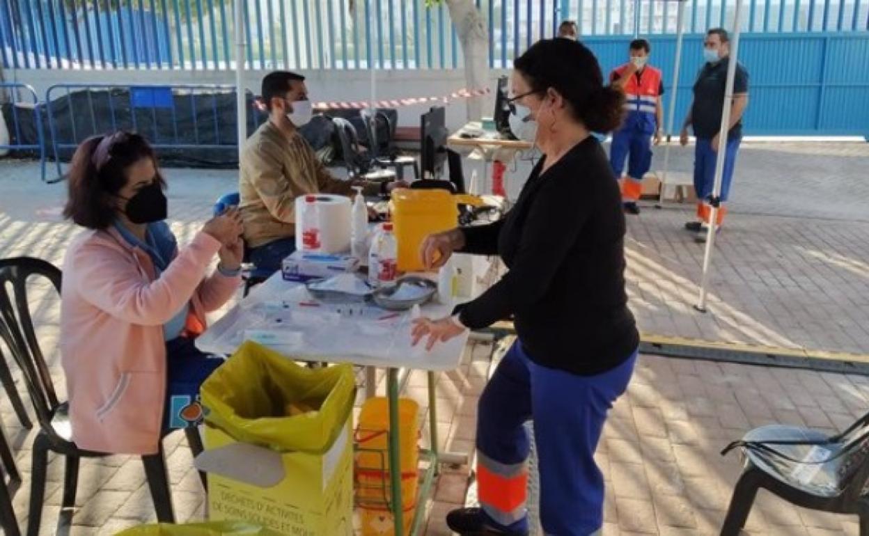Vacunación en el estadio municipal Francisco Bone. 