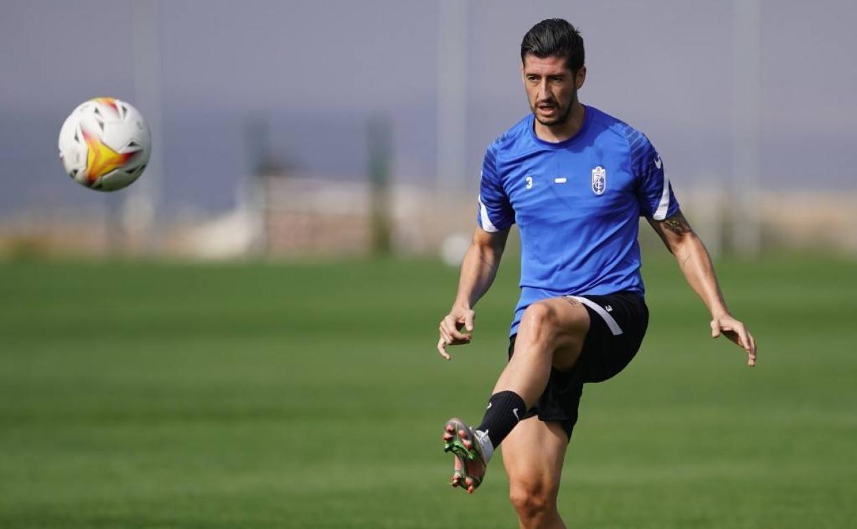 Sergio Escudero se entrenó este miércoles ya con sus compañeros. 