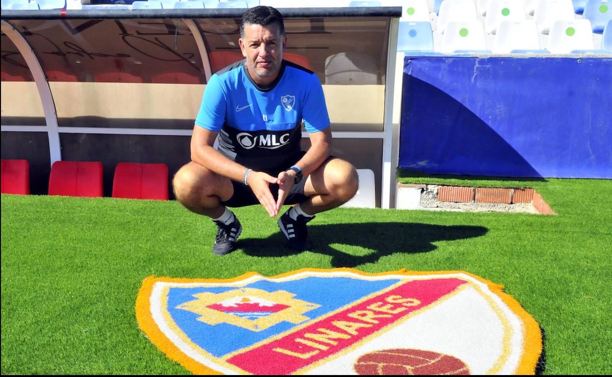 Alejandro Sandroni, en el césped de Linarejos. 