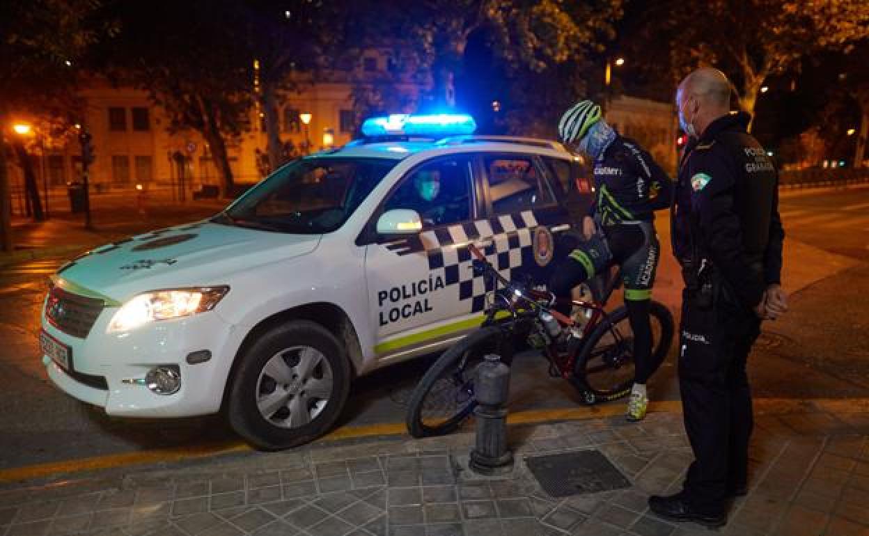 Control de la Policía Local de Granada. 