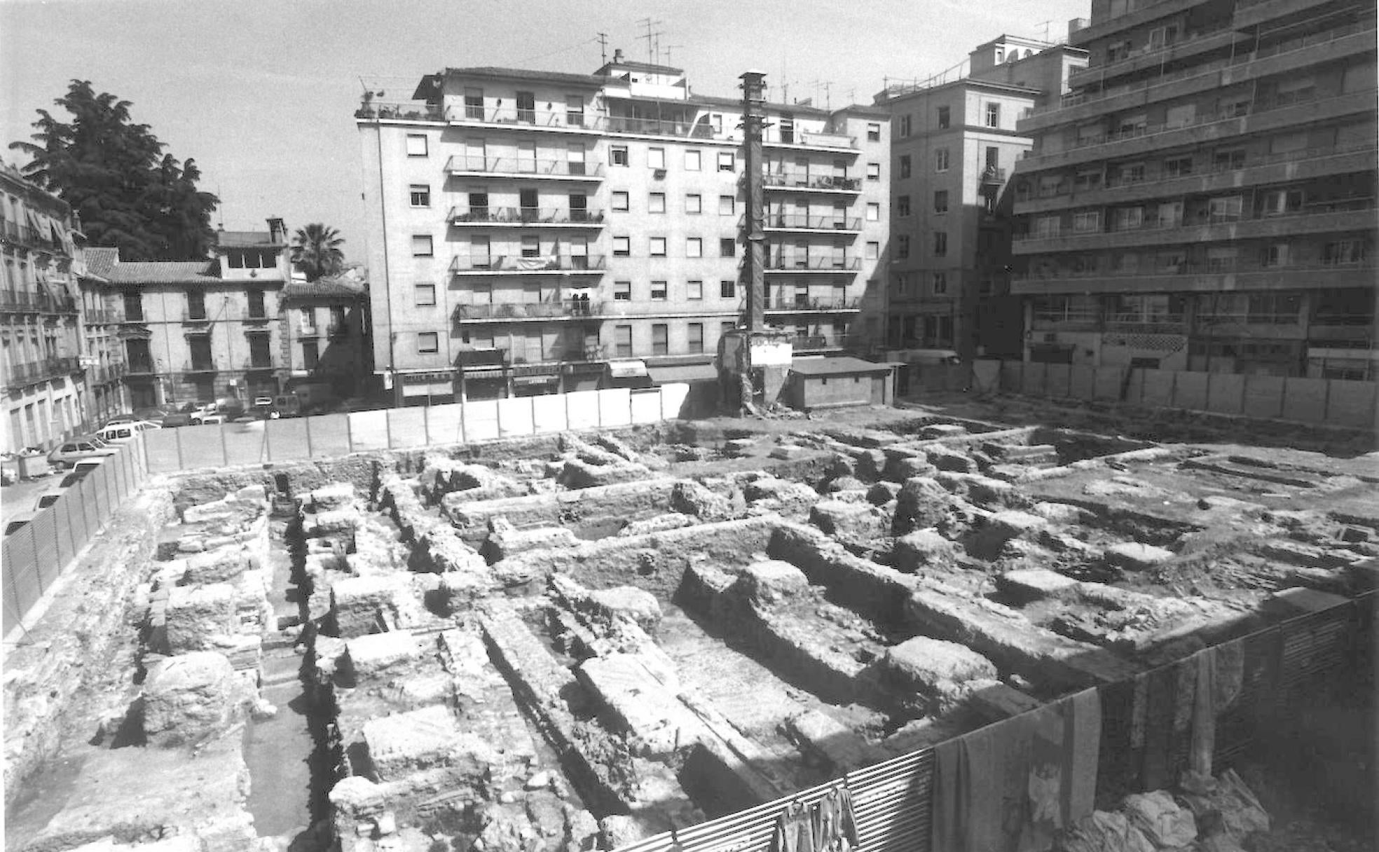 Restos de unos baños árabes aparecidos durante las obras de construcción del mercado de San Agustín. 