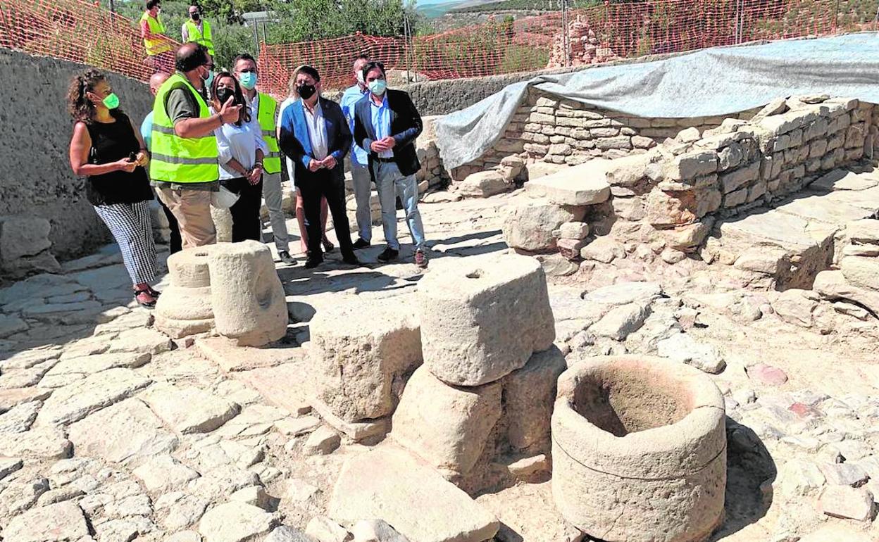 Visita de los responsables de las distintas administraciones para conocer los trabajos.