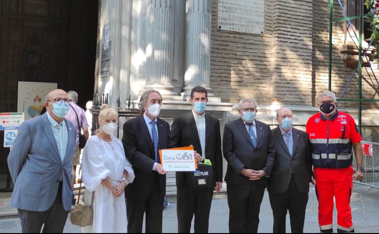 La basílica de la Virgen de las Angustias, primera iglesia distinguida como zona cardioasegurada