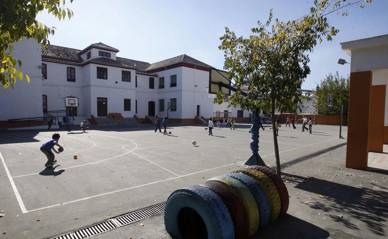 El colegio Gómez Moreno, donde se detectó el primer caso. 