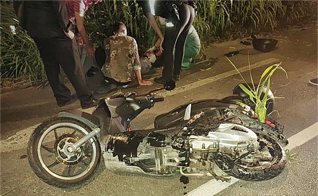 Herido grave tras un accidente de moto en la Avenida de Maracena