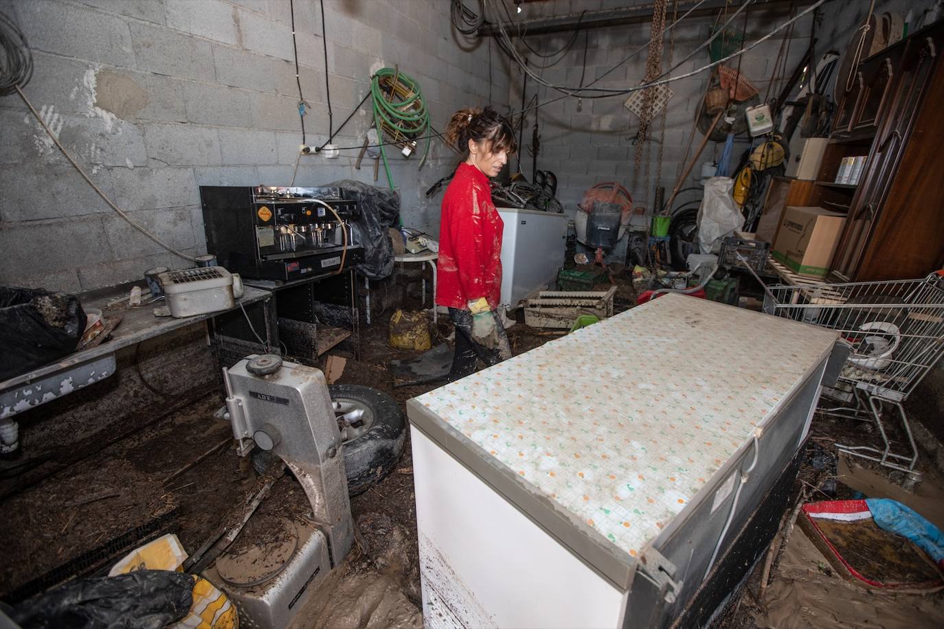 El barro ha entrado en las viviendas, establecimientos y otros puntos del municipio garandino