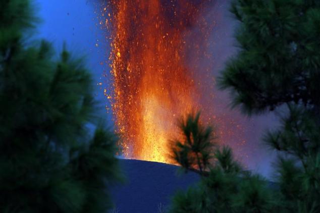 las emisiones de gases expulsados por el volcán de Cumbre Vieja también llegarán a otras islas canarias próximas como El Hierro, La Gomera y Tenerife.