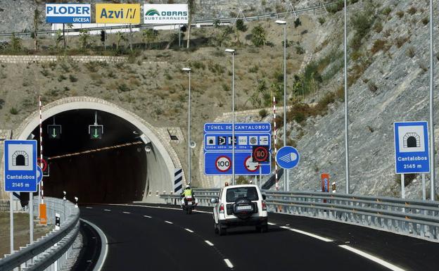 Los consejos de la DGT para circular de forma segura por un túnel