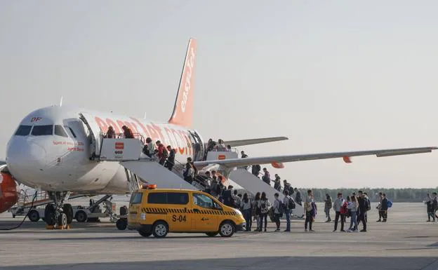El tráfico aéreo en Granada se duplica con creces pero sigue lejos de la normalidad