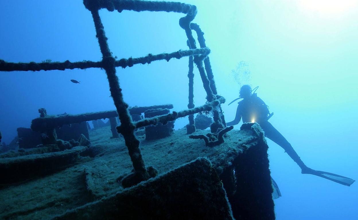 El centro de buceo contará con un pecio hundido.