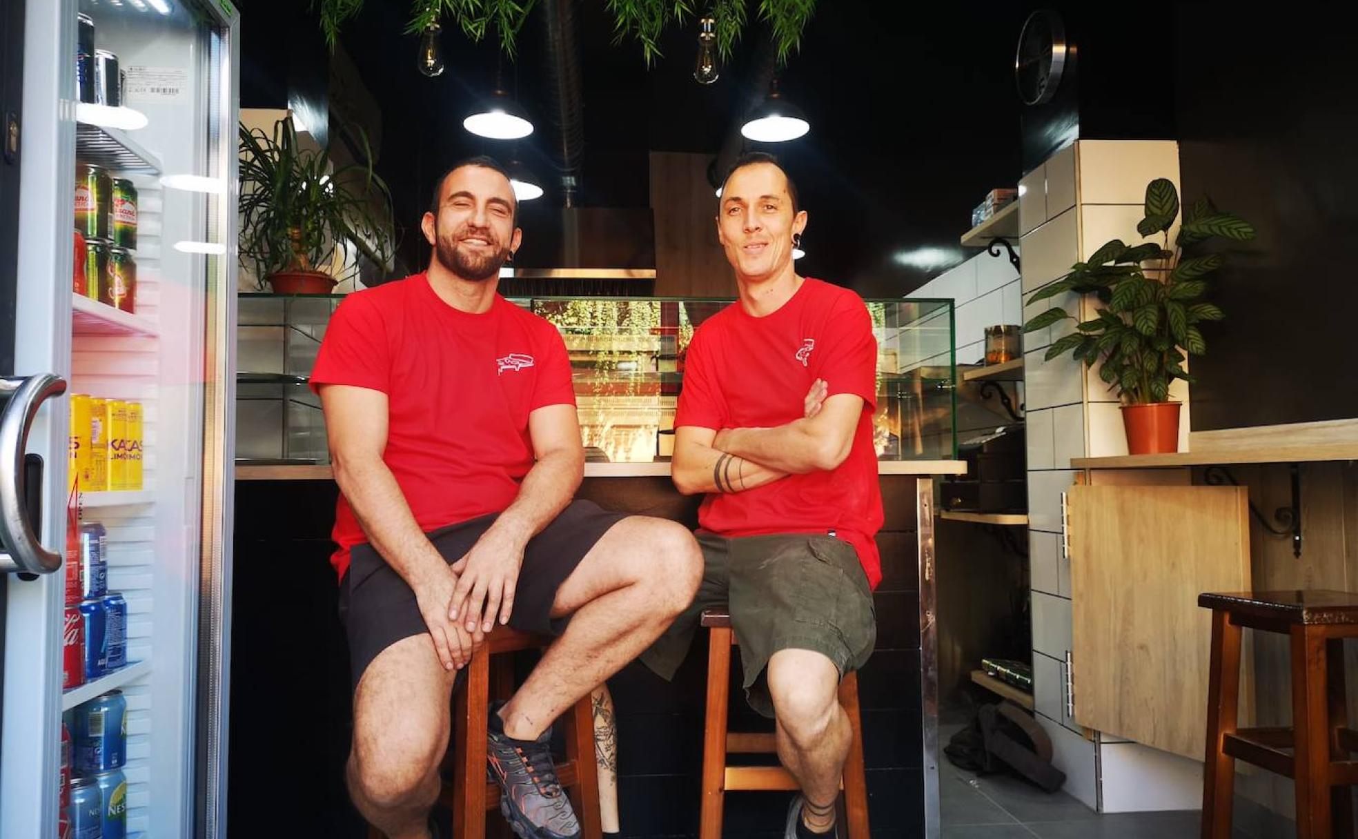 David Messi (izquierda) y David Paris abrirán las puertas de su local el próximo domingo. 