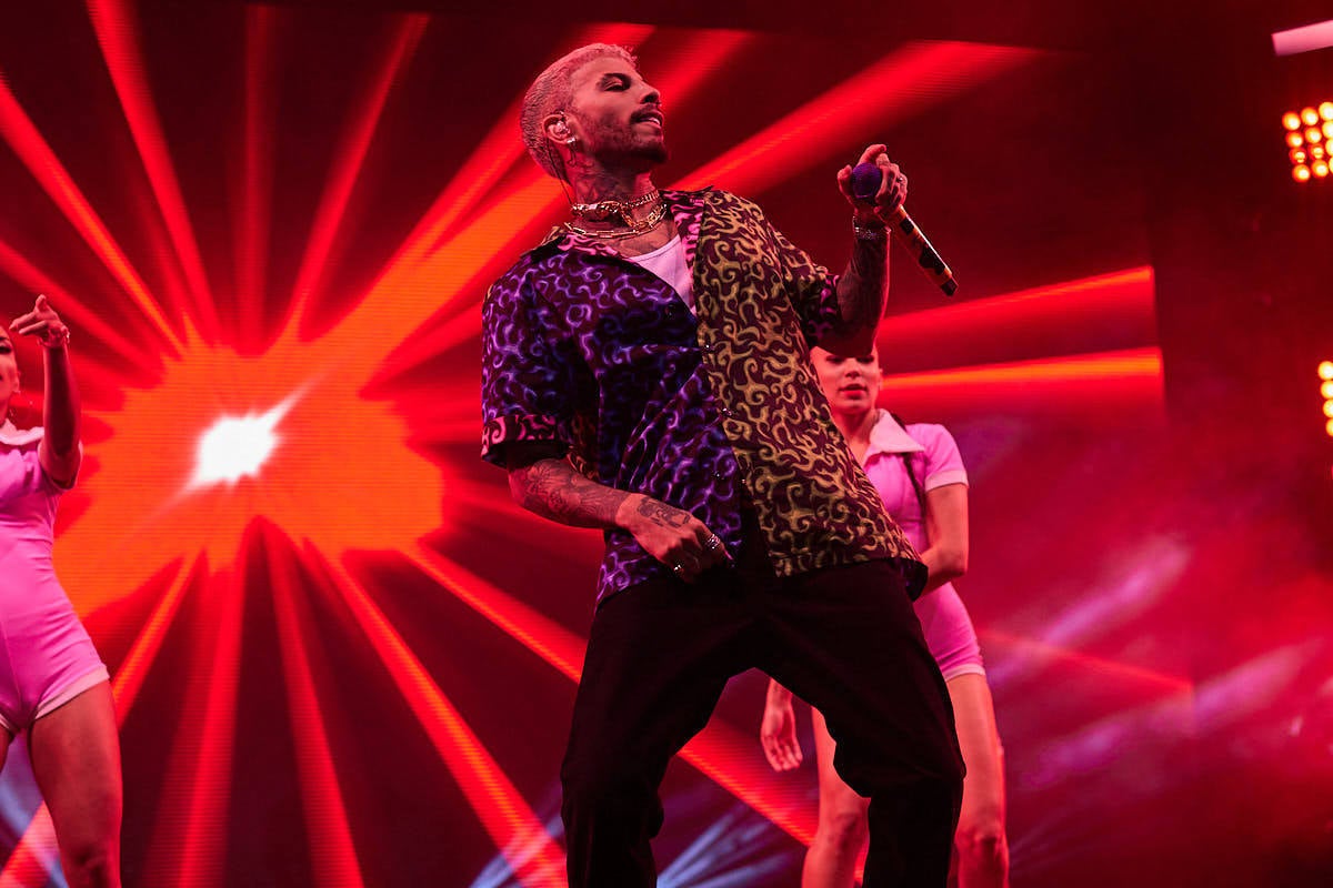 El concierto tuvo lugar en el aparcamiento exterior del Centro Comercial Nevada Shopping.