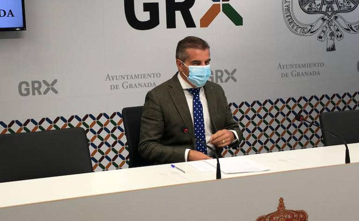 El portavoz del PP, César Díaz, en el Ayuntamiento de Granada este martes.