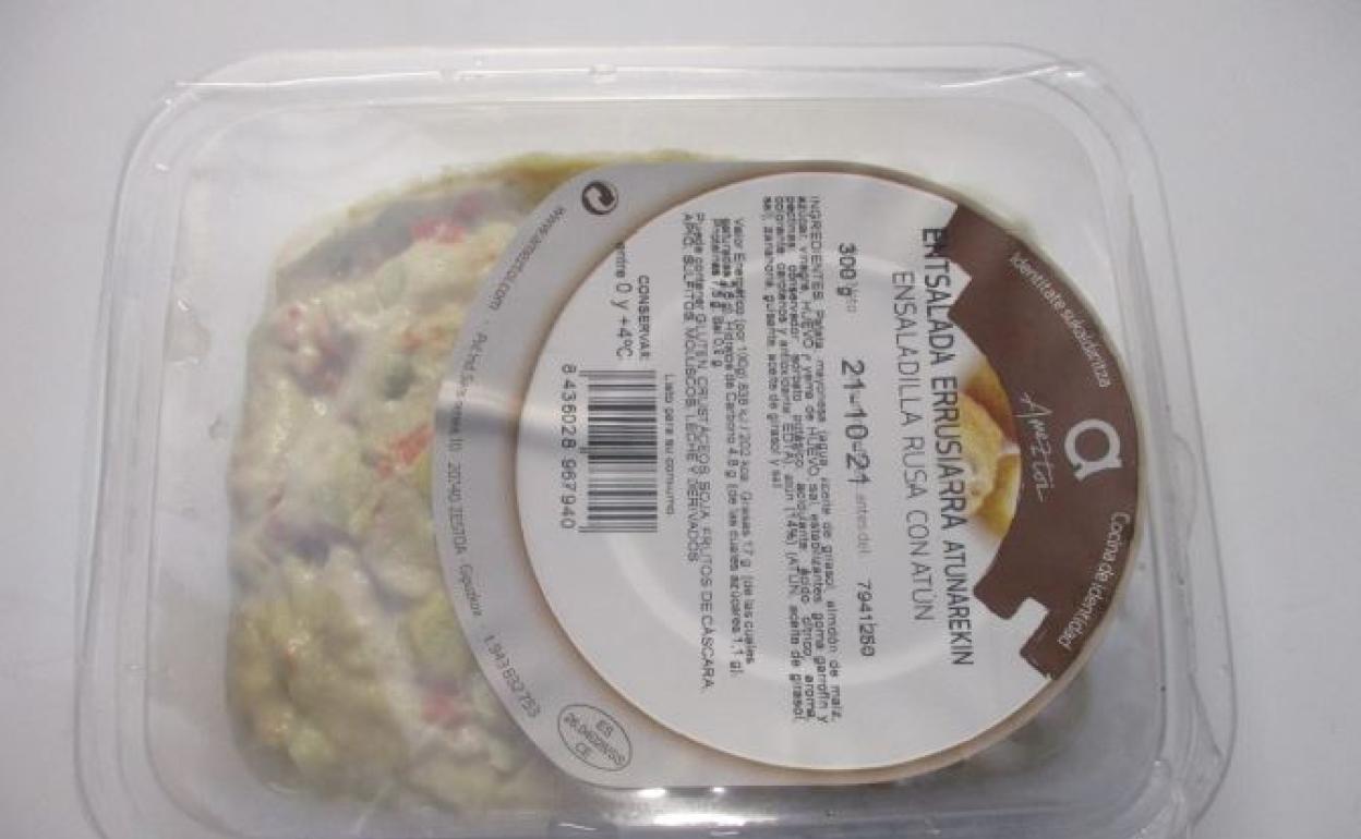 Sanidad avisa de la retirada del mercado de una ensaladilla rusa vendida en España