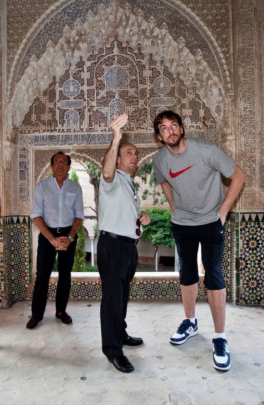 Fotos: Pau Gasol, un gigante asombrado por la Alhambra