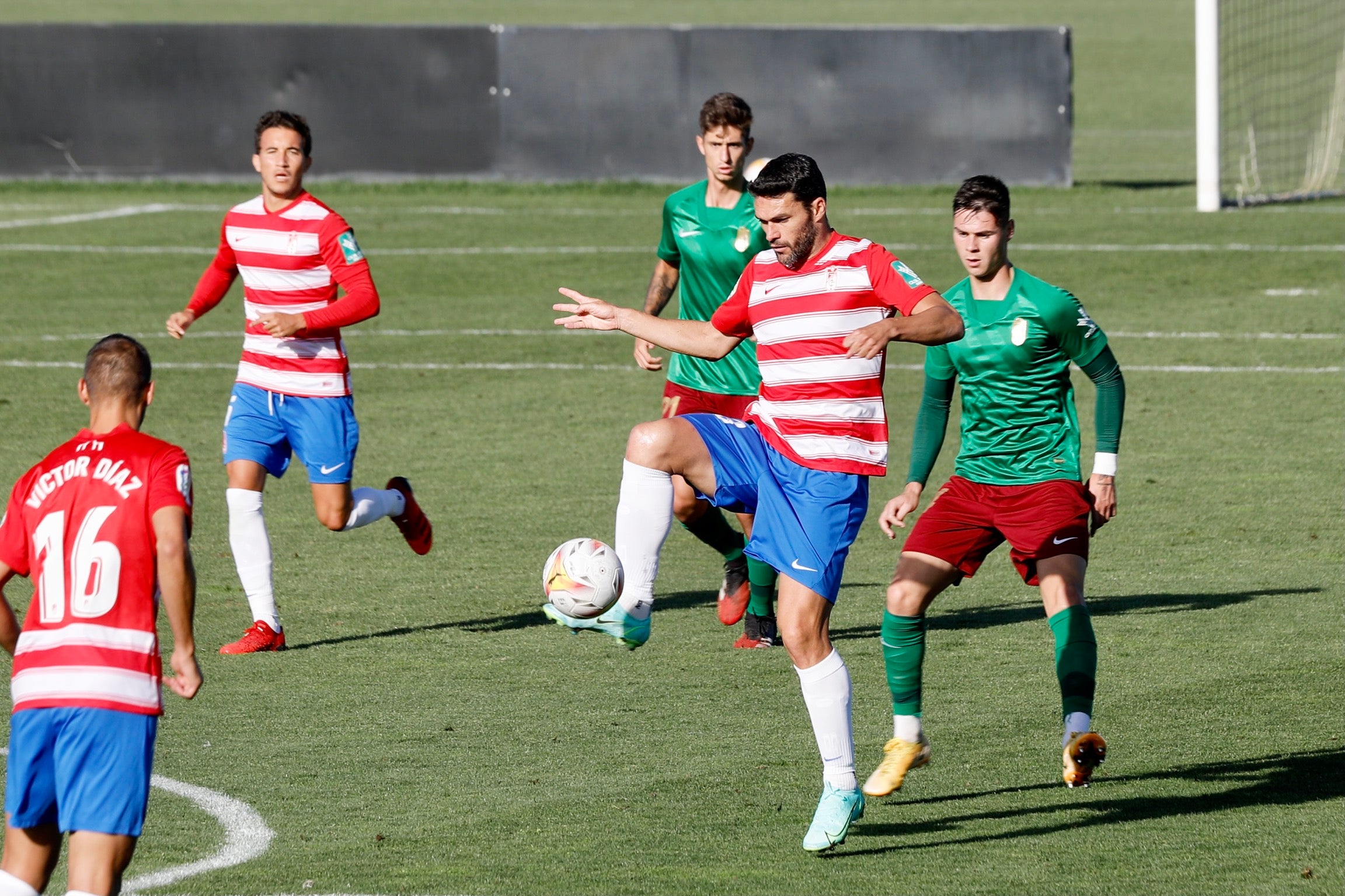 Partido amistoso entre el Granada y el Rercreativo