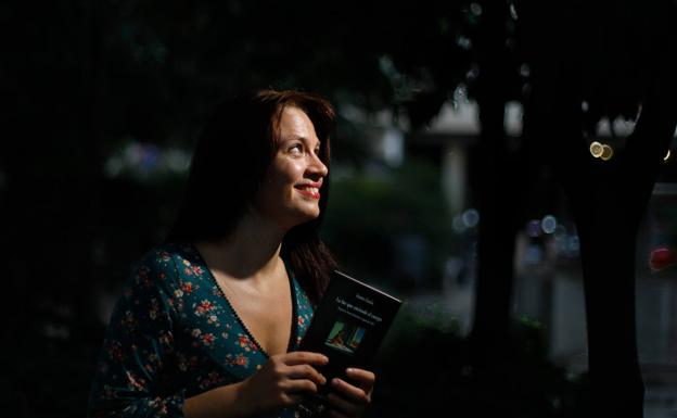 Ioana Gruia, con su obra 'La luz que enciende el cuerpo'.