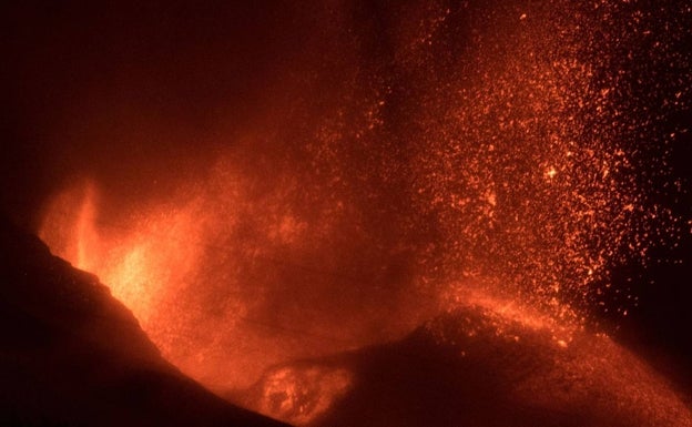 El volcán de La Palma, en plena erupción. 