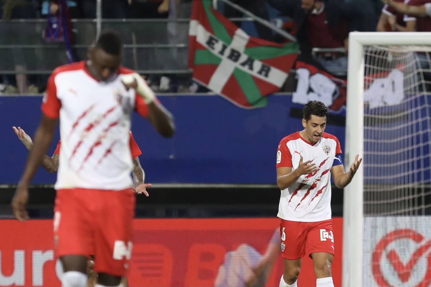 Difuminado Sadiq, que trabajó sin fortuna; De la Hoz lamenta una jugada. 