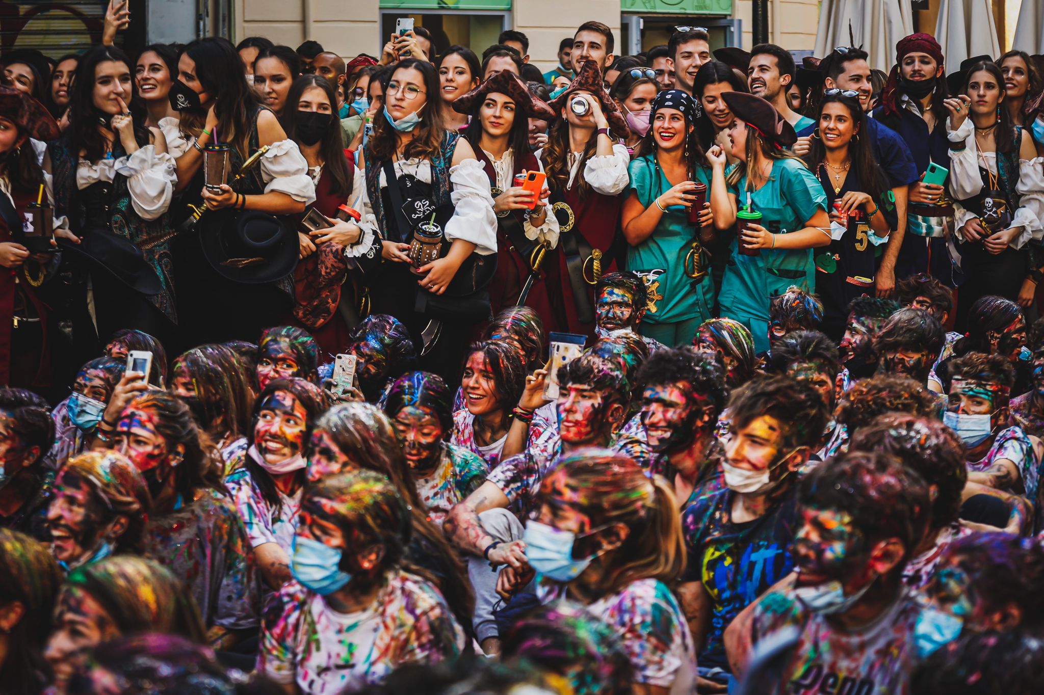 Los estudiantes han inspirado su ya tradicional festejo en una estética realacionada con las películas de 'Piratas del Caribe'