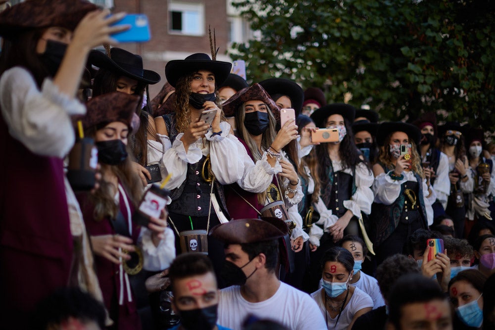 Los estudiantes han inspirado su ya tradicional festejo en una estética realacionada con las películas de 'Piratas del Caribe'