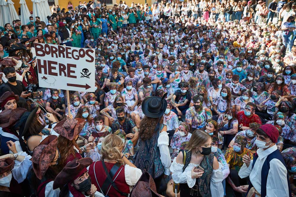 Los estudiantes han inspirado su ya tradicional festejo en una estética realacionada con las películas de 'Piratas del Caribe'