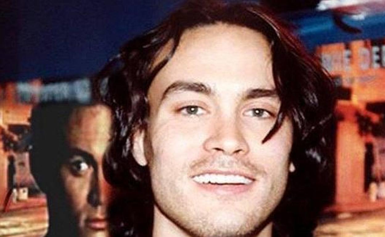 Brandon Lee, fallecido en un rodaje, hijo del mítico Bruce Lee, también fallecido