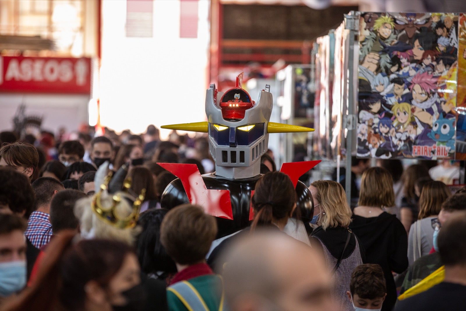 La Ficzone llena la Feria de Muestras de Armilla de aficionados del manga y del kpop.