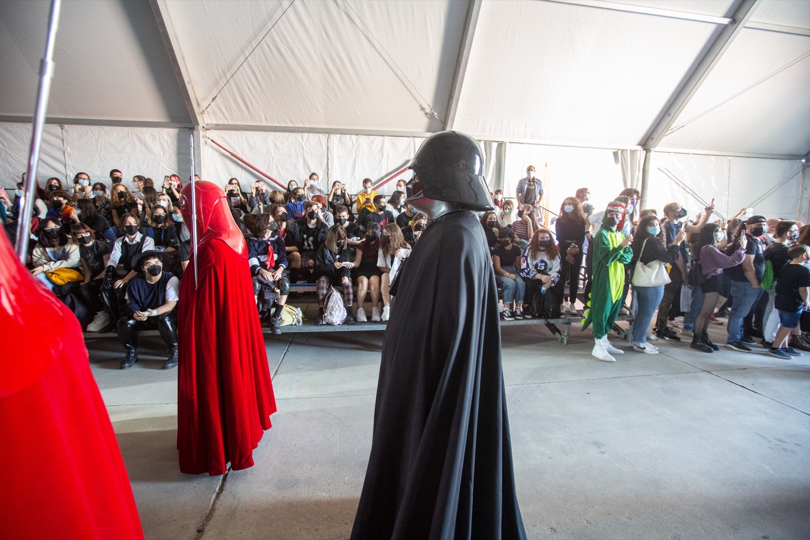 La Ficzone llena la Feria de Muestras de Armilla de aficionados del manga y del kpop.