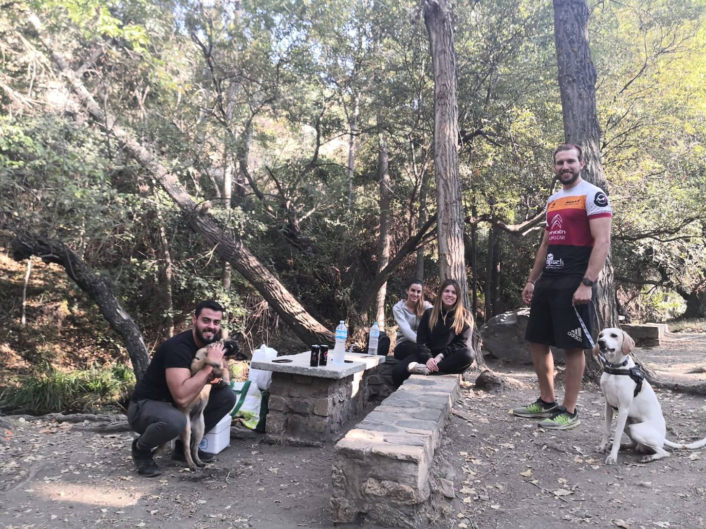 Imagen principal - Ruta por la desconocida cara norte de Sierra Nevada