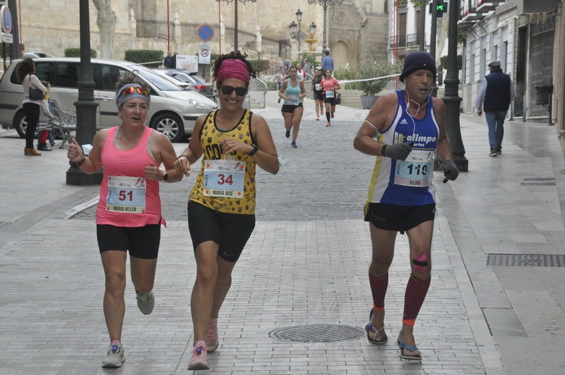 Participantes en la media maratón de Baza