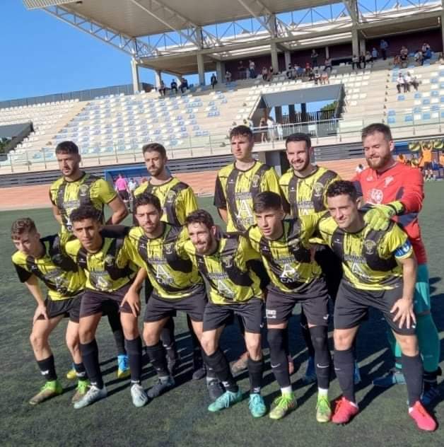 Una alineación inicial del equipo viatoreño, que figura como líder invicto en el Grupo I.