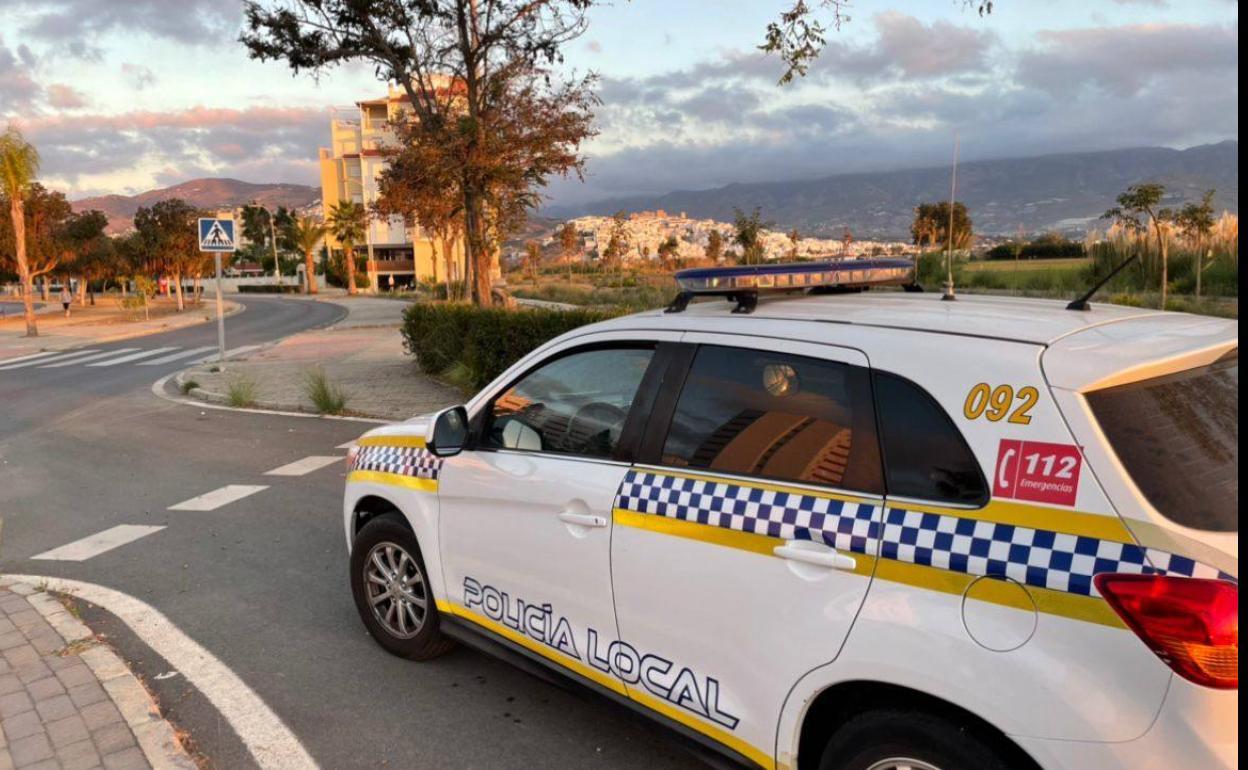 Imagen de un coche patrulla en las calles de la Villa.