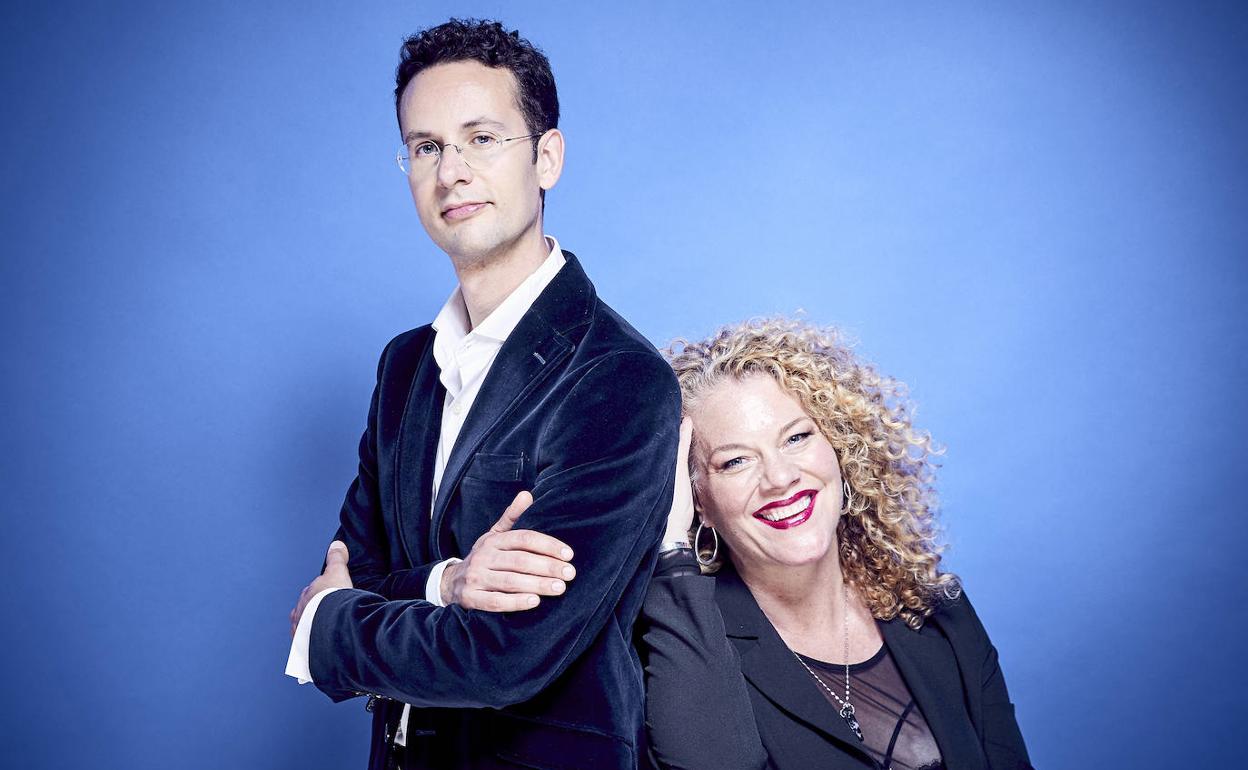 El pianista Calio Alonso y la soprano Michelle DeYoung.