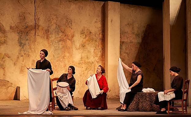 Escena de 'La Casa de Bernarda Alba'. 