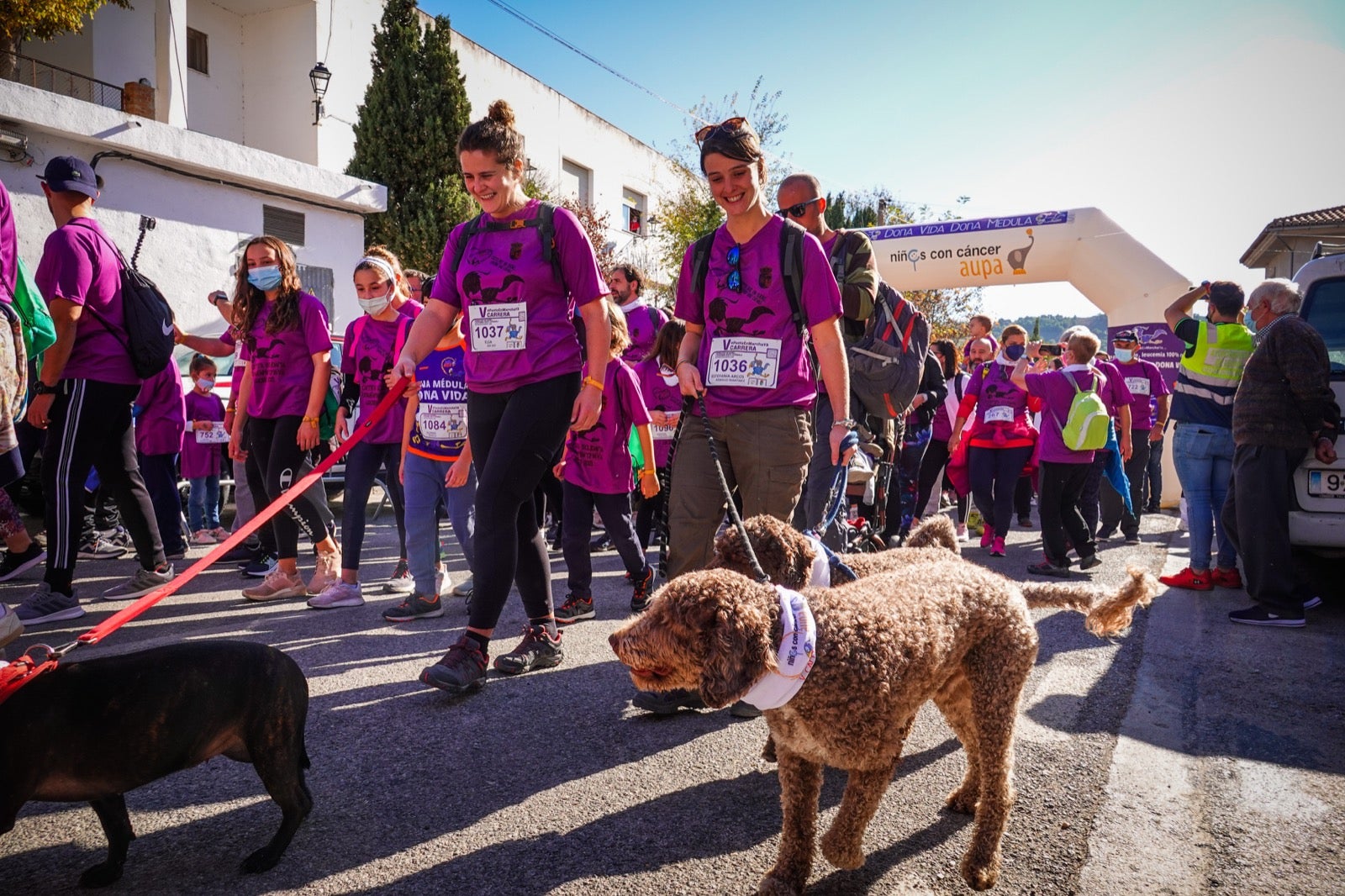 1.500 personas se reúnen en la quinta edición de la carrera #PonteEnMarchaYA de Lecrín, una fiesta comarcal en la que Rafael Torres y Catherine Walkley alcanzan la meta en primer lugar 