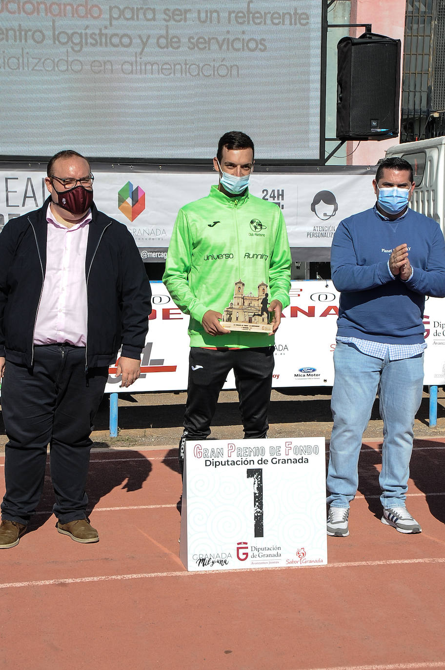 Los corredores, en la salida.