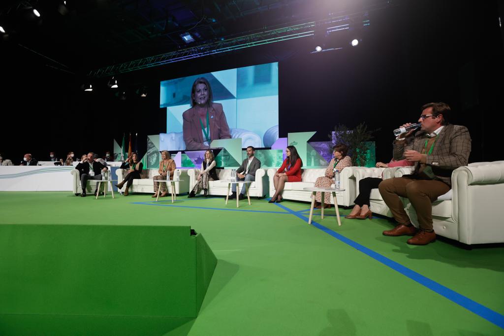 Ambiente en el congreso del PP andaluz en el Palacio de Congresoos